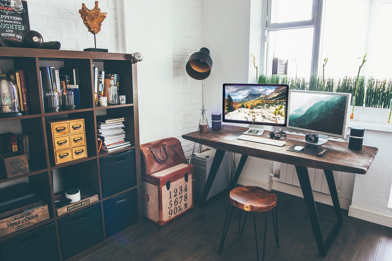 Build a Simple LED Desk Lamp from Scrap Wood